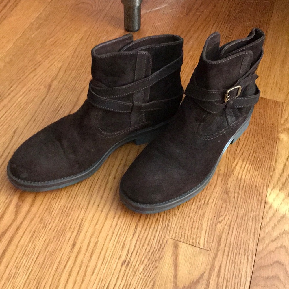 YIN Brown Suede Boots
